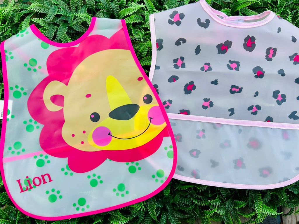 BABERO CON BOLSILLO ROSA